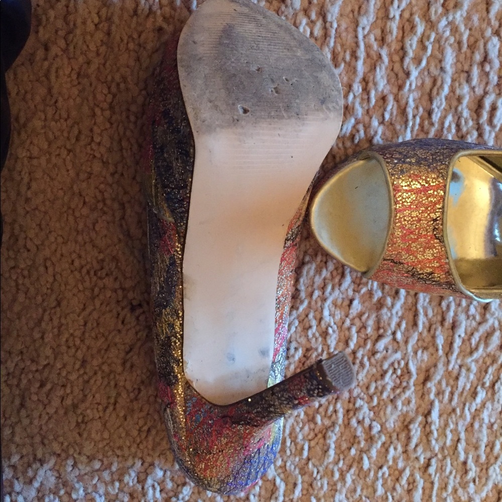 Multi color heels - Picture 3 of 3